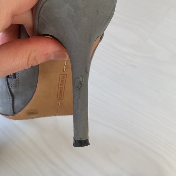 Vince Camuto 6.5M Cholia Grey Leather - Picture 9 of 9